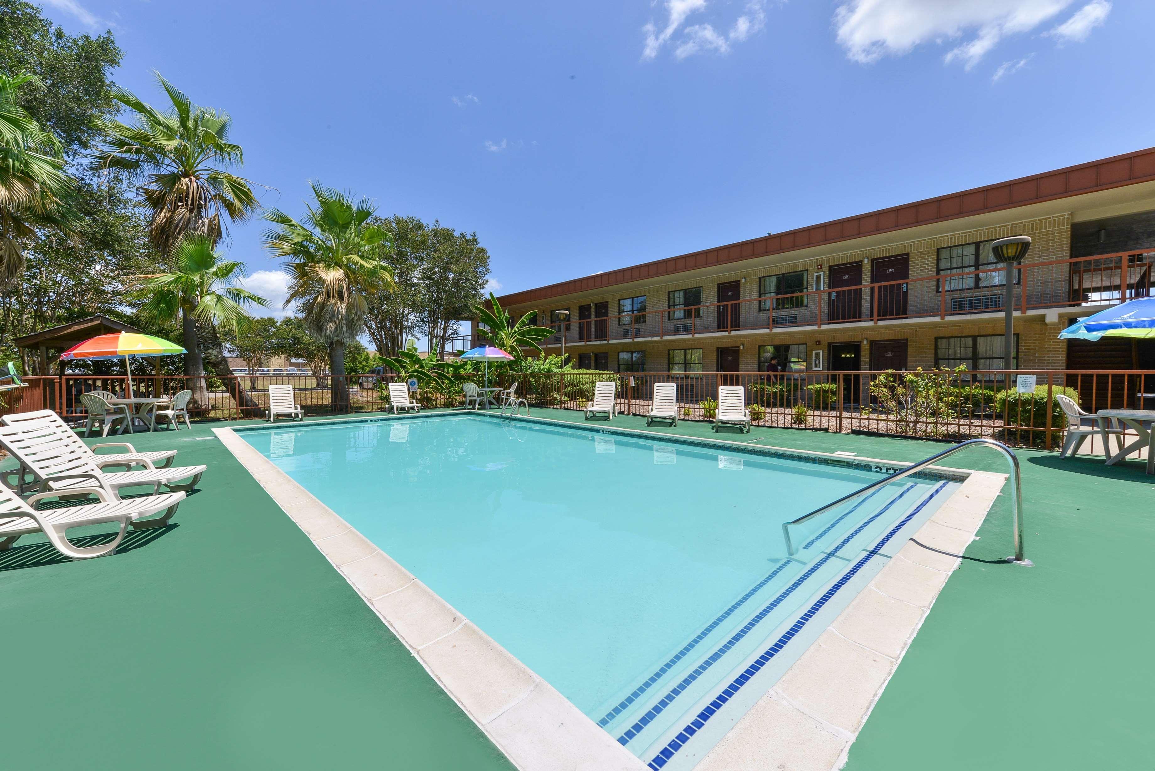 Americas Best Value Inn And Suites Victoria Kültér fotó